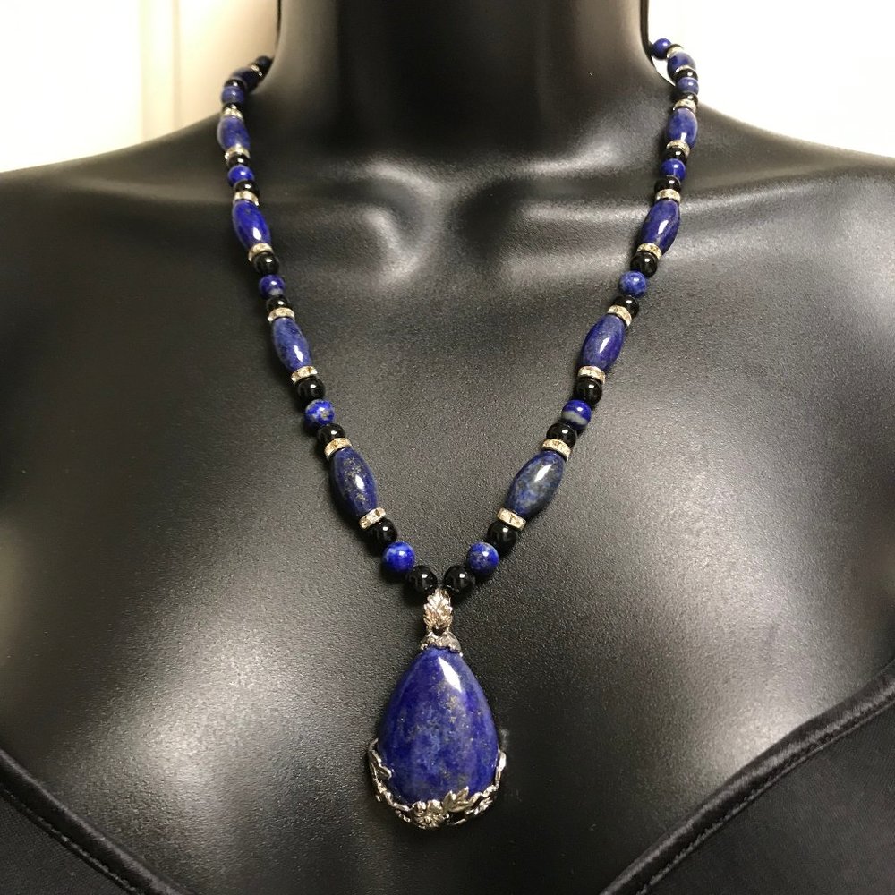 LAPIS Pendant Necklace Genuine Lapis Gemstones 22 ins long Brand New Can Adjust